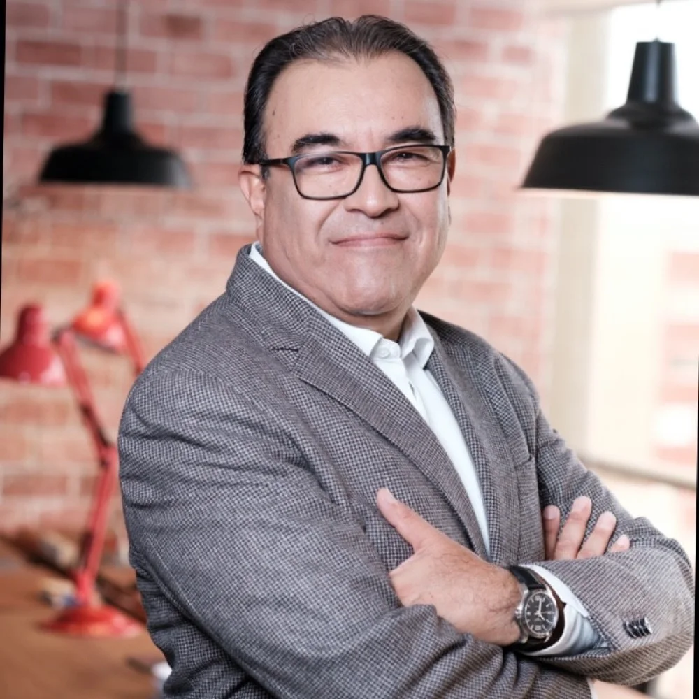 Retrato de Theo Briolo, socio fundador de Briober Estrategia & Gestión.